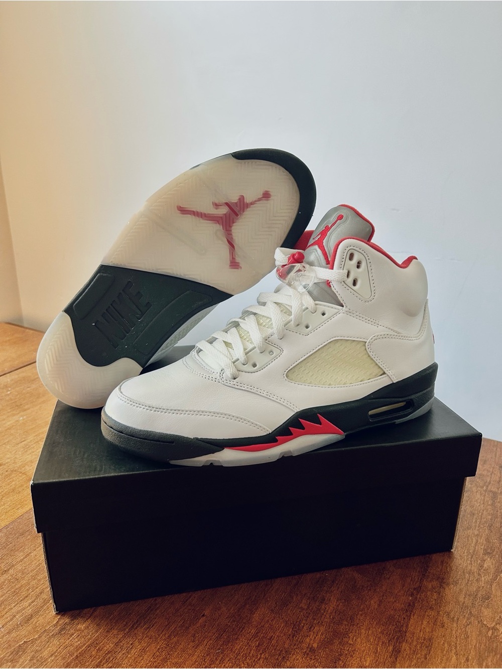 Air Jordan 5 Retro Fire Red Silver Tongue 2020 Men’s Size 10 DA1911-102